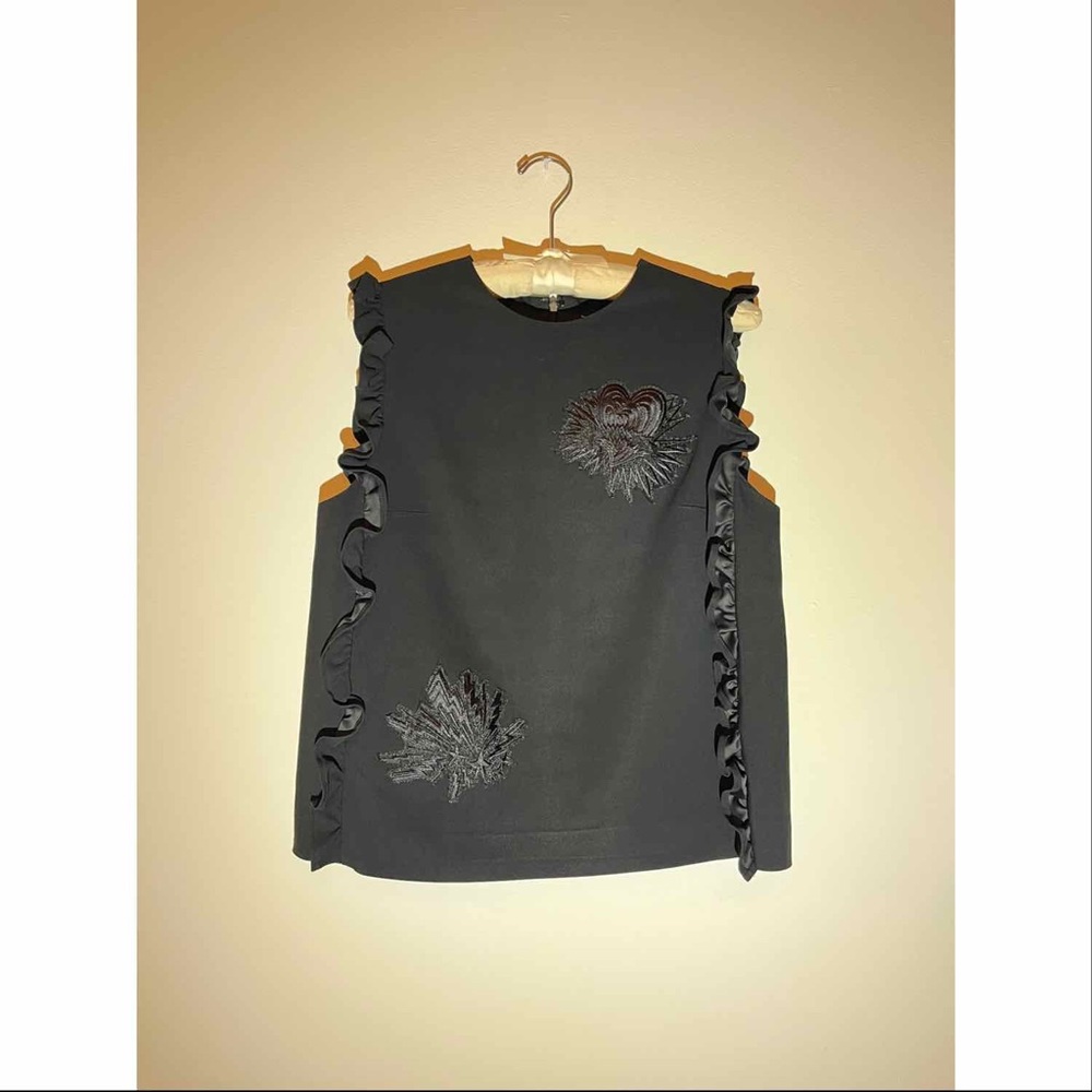 (M) MSGM black embroidered top